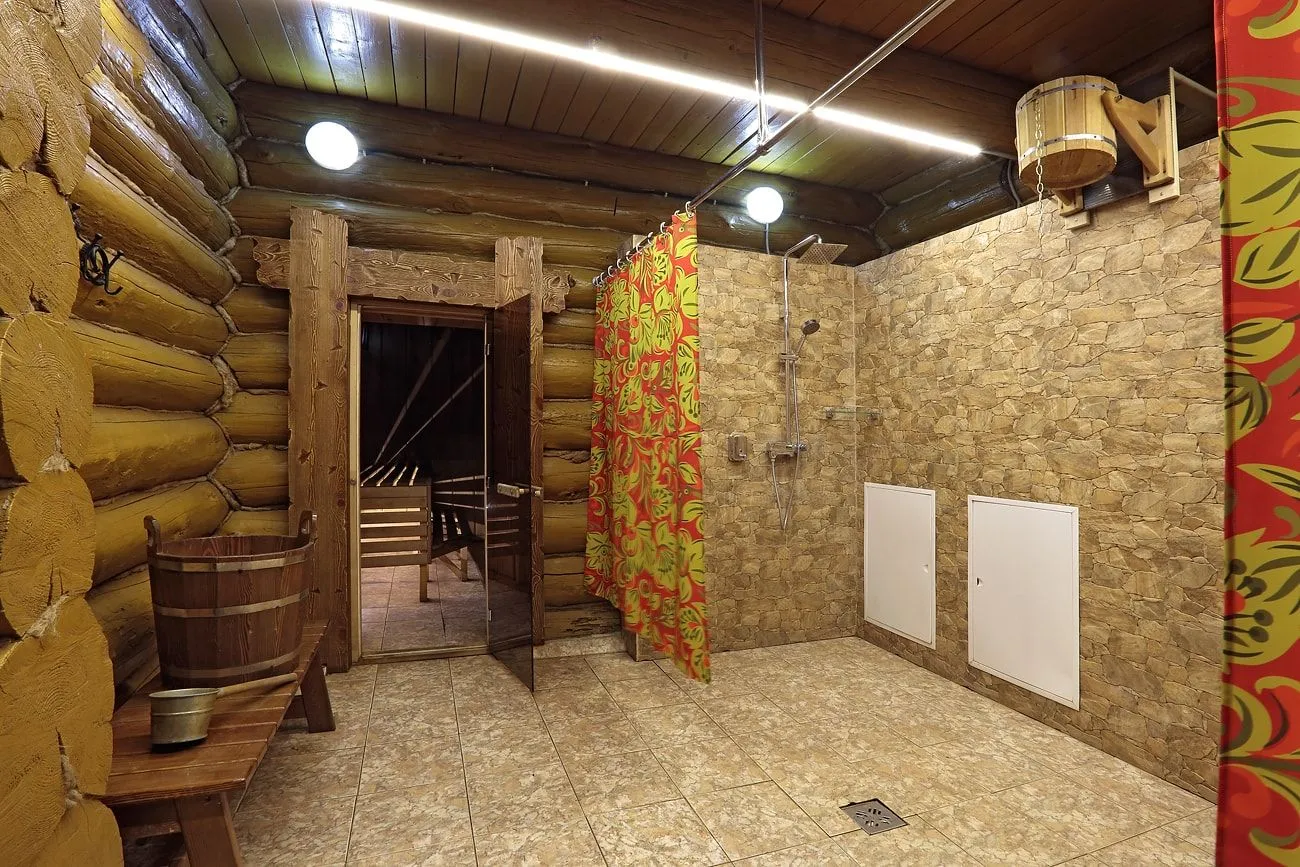 Moskvadagi sauna, shahvoniy massaj